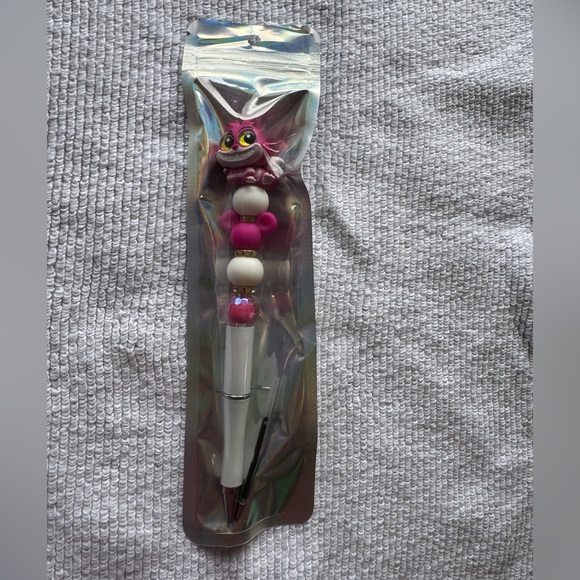 Disney Doorables pen with Disney Accents and an extra ink - Picture 2 of 2